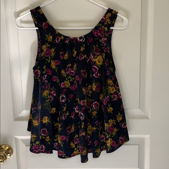 Lush Pleated Swing Tank in Floral Sz S - Picture 2 of 4